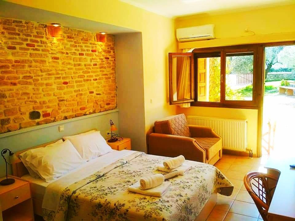 Rent Rooms Alexiou Limni  Exterior photo