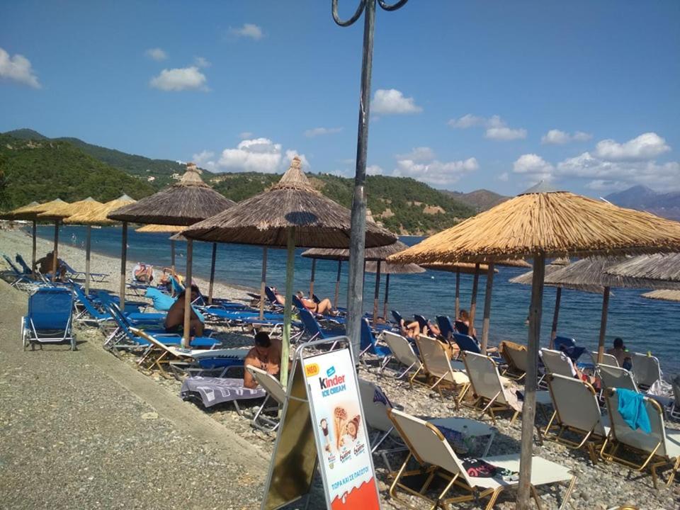 Rent Rooms Alexiou Limni  Exterior photo